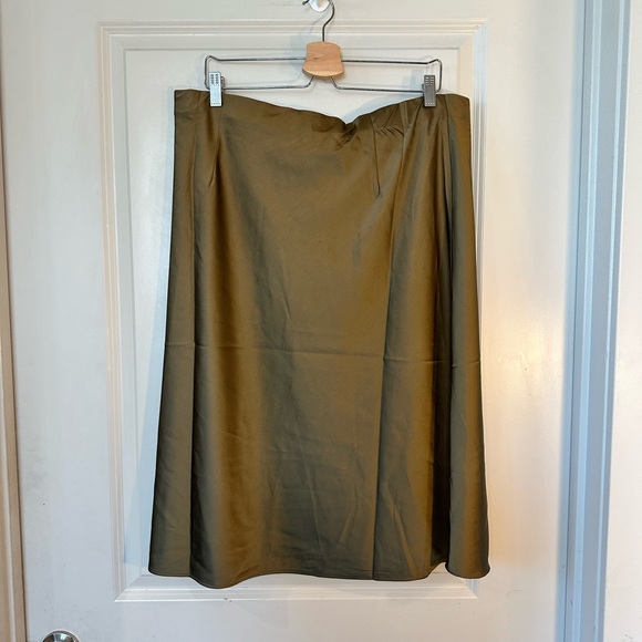 NEW The Drop Olive Green Satin Elastic Waist MIDI Skirt, Size XXL - Picture 2 of 7